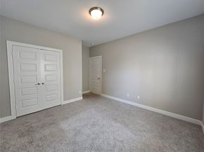 915 W 35th Street B, Houston TX 77018