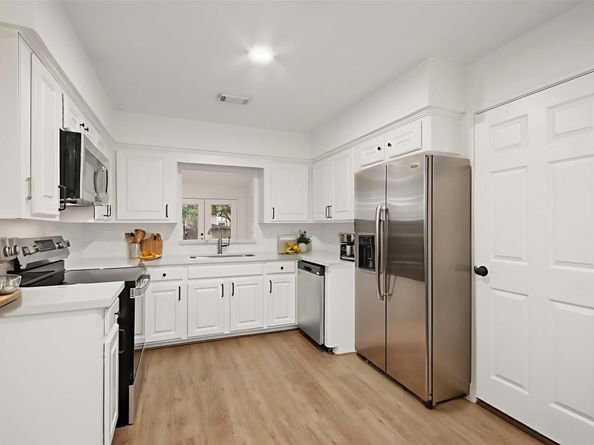 3 Capewood Court, Spring TX 77381