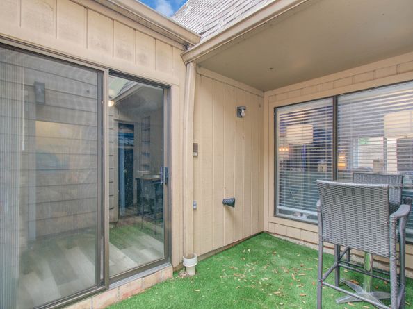 428 E Fair Harbor Lane, Houston TX 77079