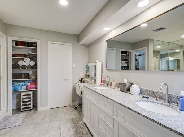 428 E Fair Harbor Lane, Houston TX 77079