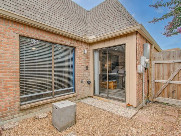 428 E Fair Harbor Lane, Houston TX 77079