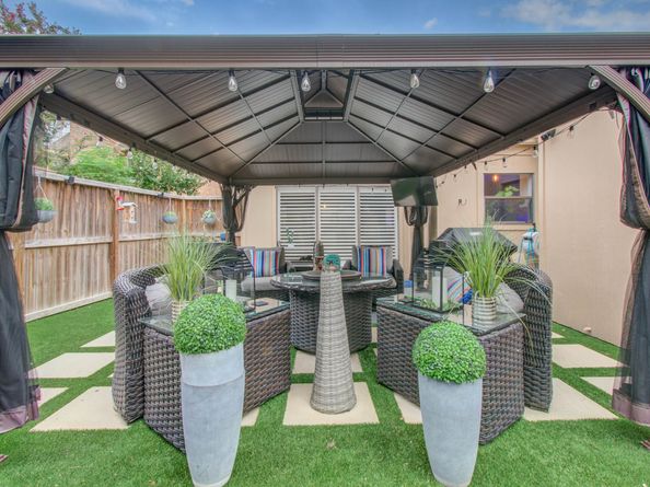 428 E Fair Harbor Lane, Houston TX 77079
