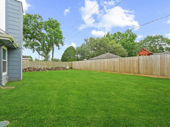 417 W Hillary Circle, Sugar Land TX 77498