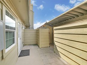 6358 Creekbend Drive 102, Houston TX 77096
