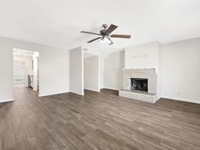 6358 Creekbend Drive 102, Houston TX 77096