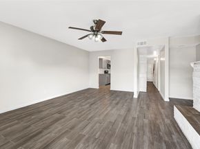 6358 Creekbend Drive 102, Houston TX 77096