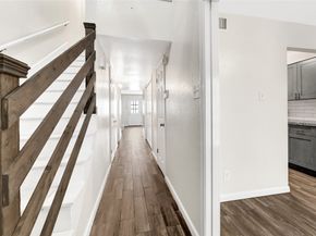 6358 Creekbend Drive 102, Houston TX 77096
