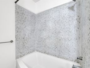 6358 Creekbend Drive 102, Houston TX 77096