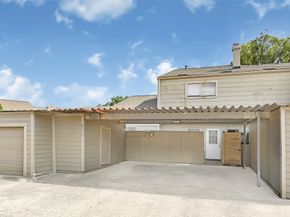 6358 Creekbend Drive 102, Houston TX 77096