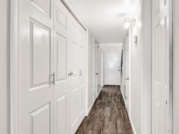 6358 Creekbend Drive 102, Houston TX 77096