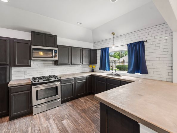 706 Jerry Street, Houston TX 77022