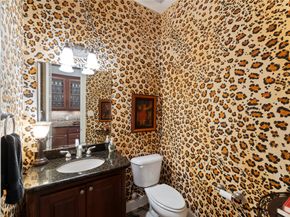 7 N BANTAM WOODS Drive, The Woodlands TX 77382