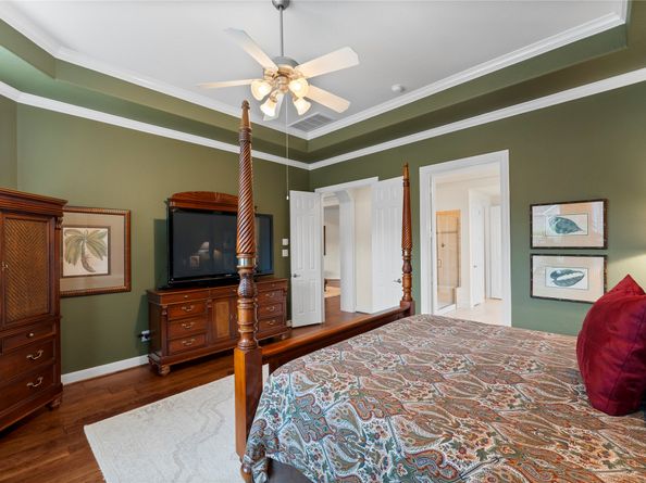 7 N BANTAM WOODS Drive, The Woodlands TX 77382