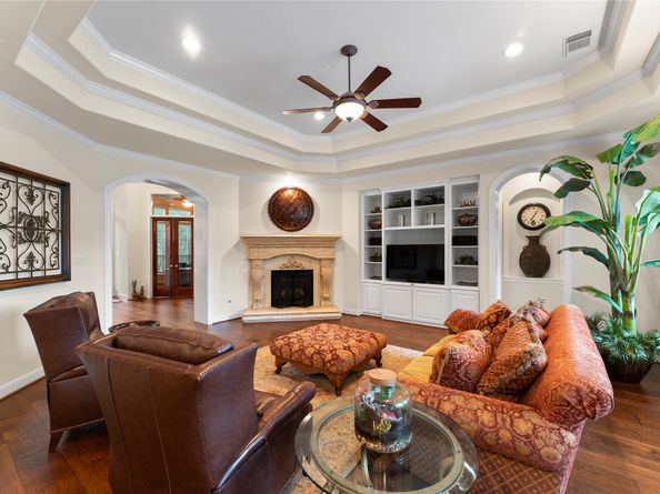 7 N BANTAM WOODS Drive, The Woodlands TX 77382