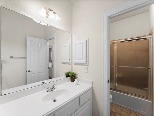 7 N BANTAM WOODS Drive, The Woodlands TX 77382