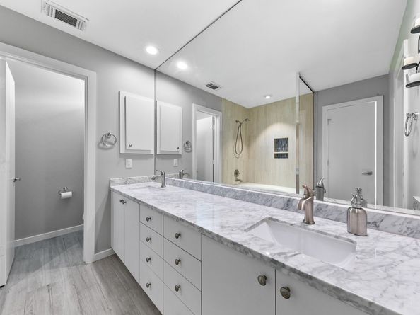 2614 Chenevert Street, Houston TX 77004