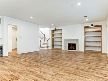 1050 W 42nd Street