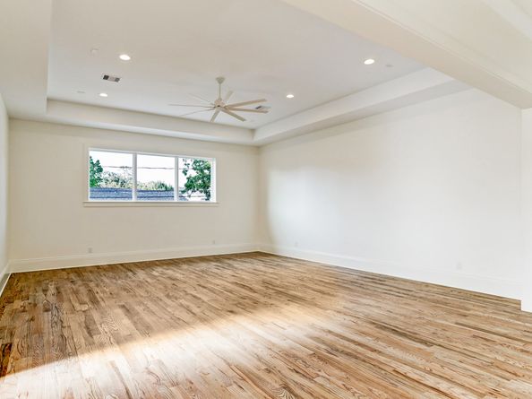 1050 W 42nd Street, Houston TX 77018