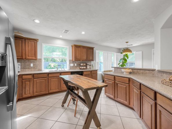 6 Prairie Oak Drive, Conroe TX 77385