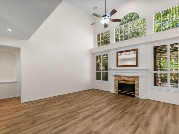 78 N Cochrans Green Circle, The Woodlands TX 77381