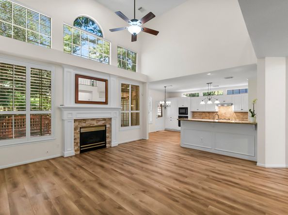 78 N Cochrans Green Circle, The Woodlands TX 77381