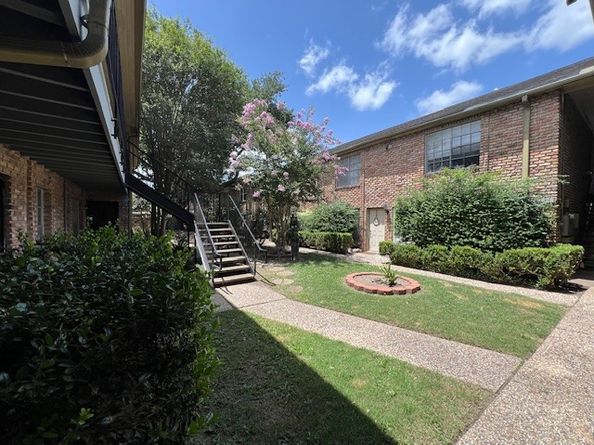6401 Skyline Drive 5, Houston TX 77057