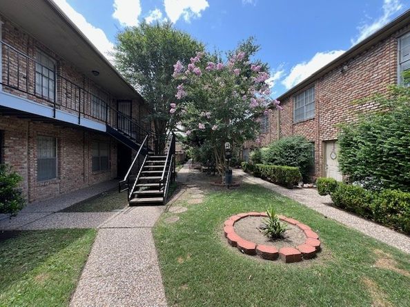 6401 Skyline Drive 5, Houston TX 77057