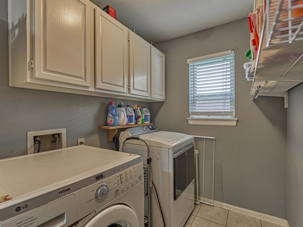 100 W Rainbow Ridge Circle, The Woodlands TX 77381