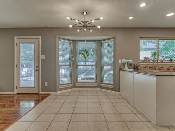 100 W Rainbow Ridge Circle, The Woodlands TX 77381