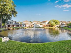 7671 Ameswood Road, Houston TX 77095