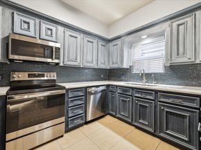 7671 Ameswood Road, Houston TX 77095