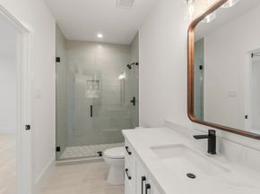 1107 Grovewood Lane, Houston TX 77008