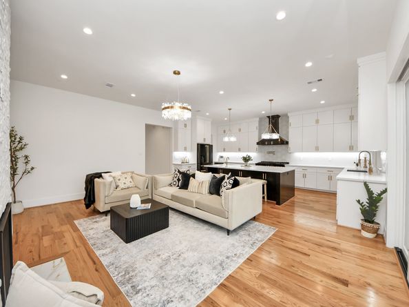 1107 Grovewood Lane, Houston TX 77008