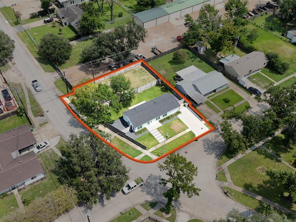 8416 Montridge Drive, Houston TX 77055