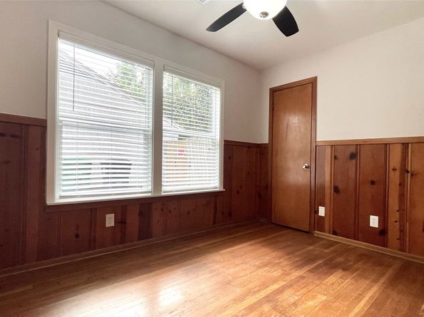 5905 Darnell Street, Houston TX 77074