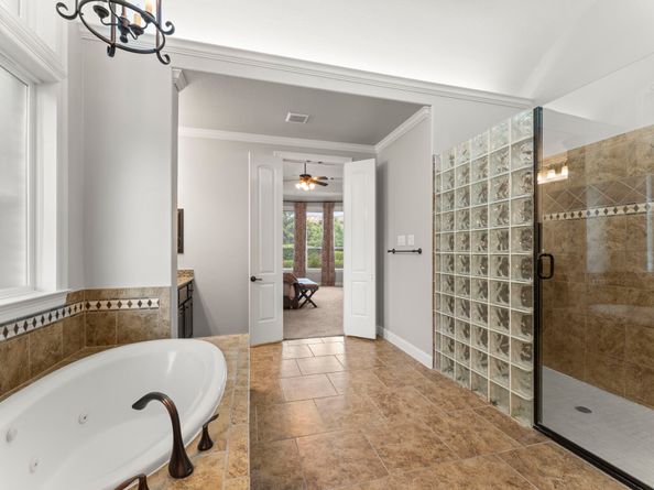 71 S Fair Manor Circle, The Woodlands TX 77382