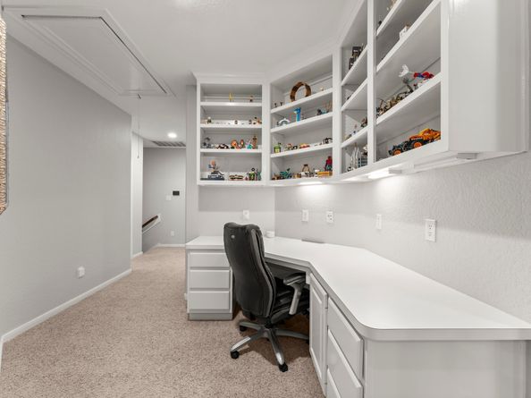71 S Fair Manor Circle, The Woodlands TX 77382