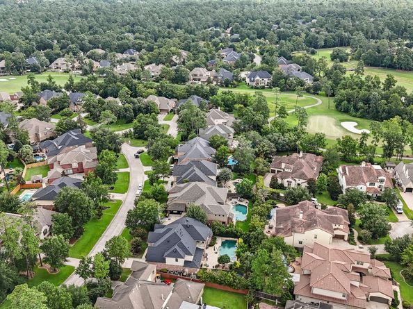 71 S Fair Manor Circle, The Woodlands TX 77382