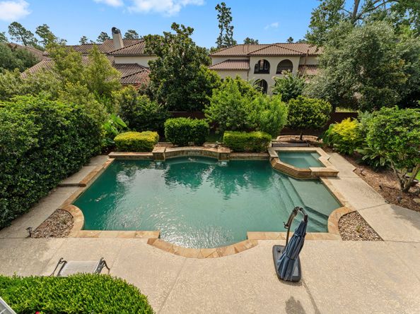 71 S Fair Manor Circle, The Woodlands TX 77382