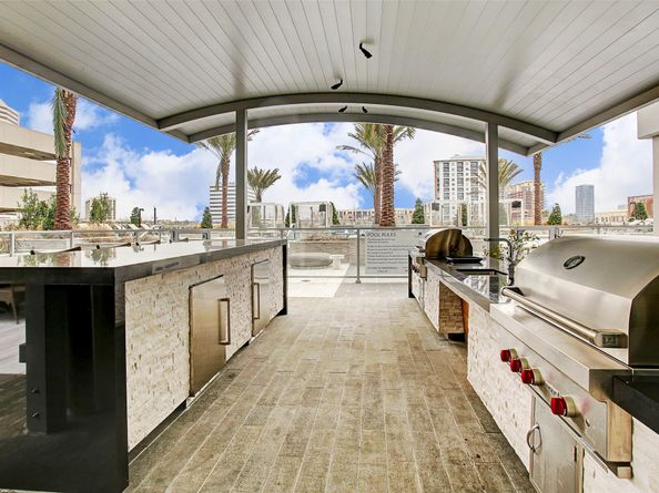 2047 Westcreek Lane 1005, Houston TX 77027
