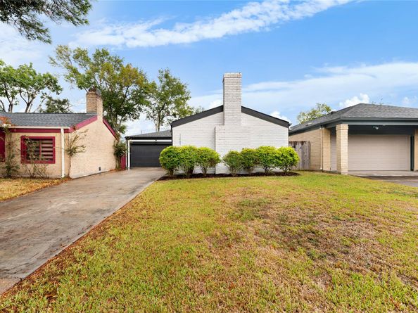 11207 Wood Lodge Drive, Houston TX 77077