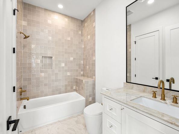 1032 W 41st Street, Houston TX 77018