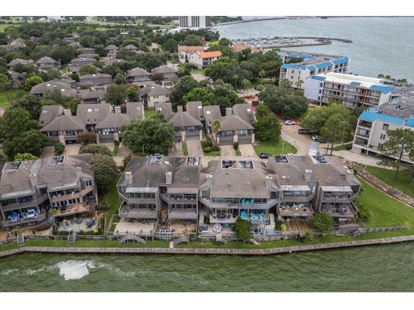 2816 Lighthouse Drive, Houston TX 77058