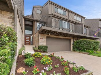 2816 Lighthouse Drive