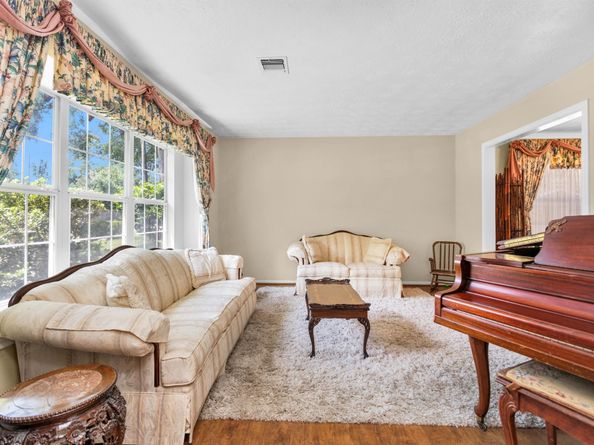 5934 Foresthaven Drive, Houston TX 77066