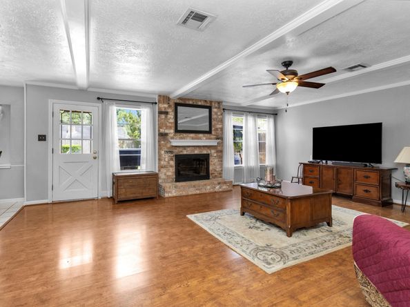 5934 Foresthaven Drive, Houston TX 77066