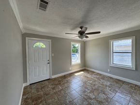 1013 E 40th Street, Houston TX 77022