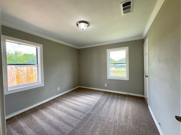 1013 E 40th Street, Houston TX 77022