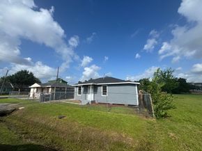 1013 E 40th Street, Houston TX 77022