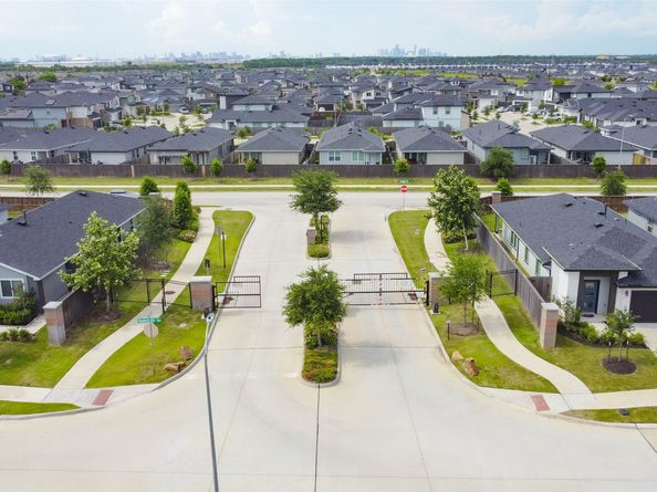 3026 Stock Orchard Lane, Houston TX 77047